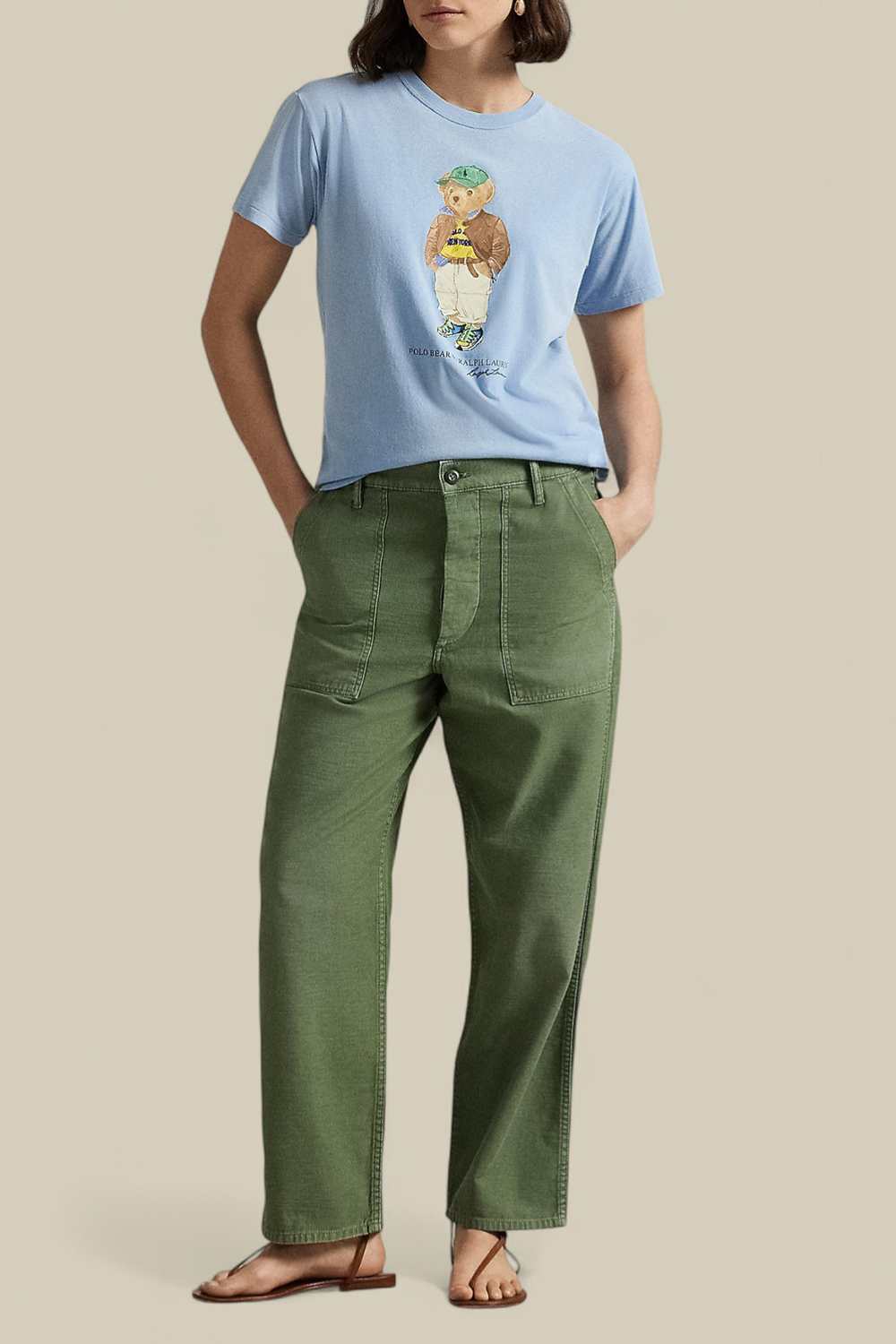 תמונת כל הלוק של חולצת טי דובי פולו